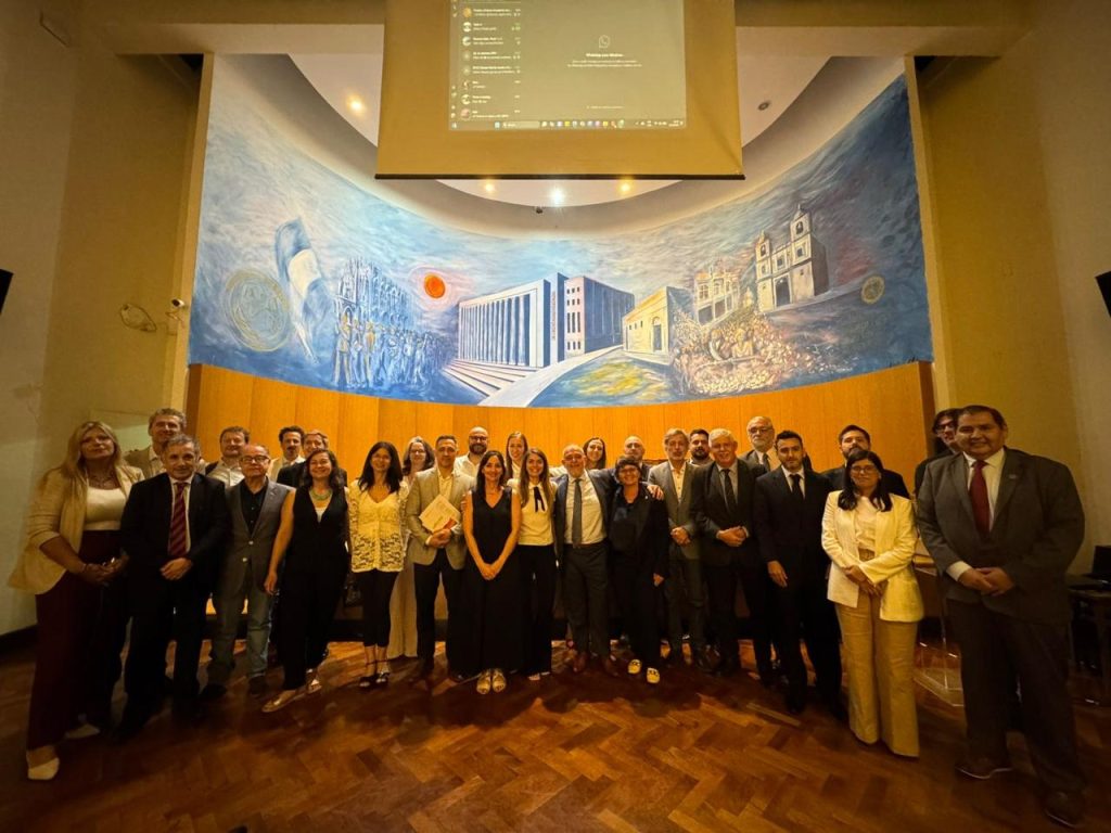 red de juezas y jueces